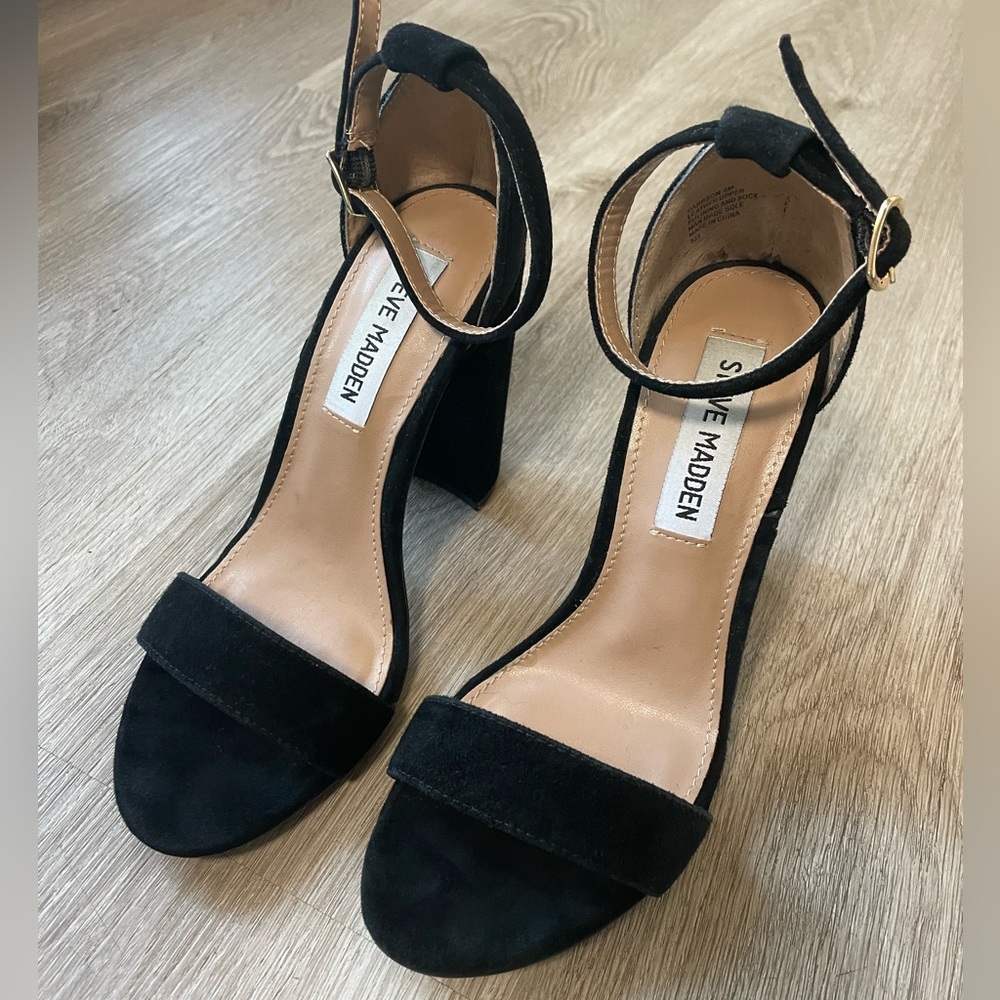 Steve Madden Carrson Black Suede Heels Size 6